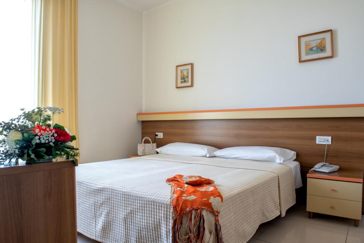 סוטומרינה Hotel Le Tegnue מראה חיצוני תמונה