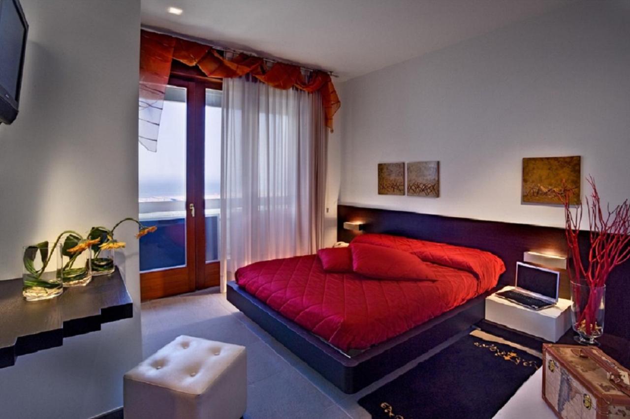 סוטומרינה Hotel Le Tegnue חדר תמונה