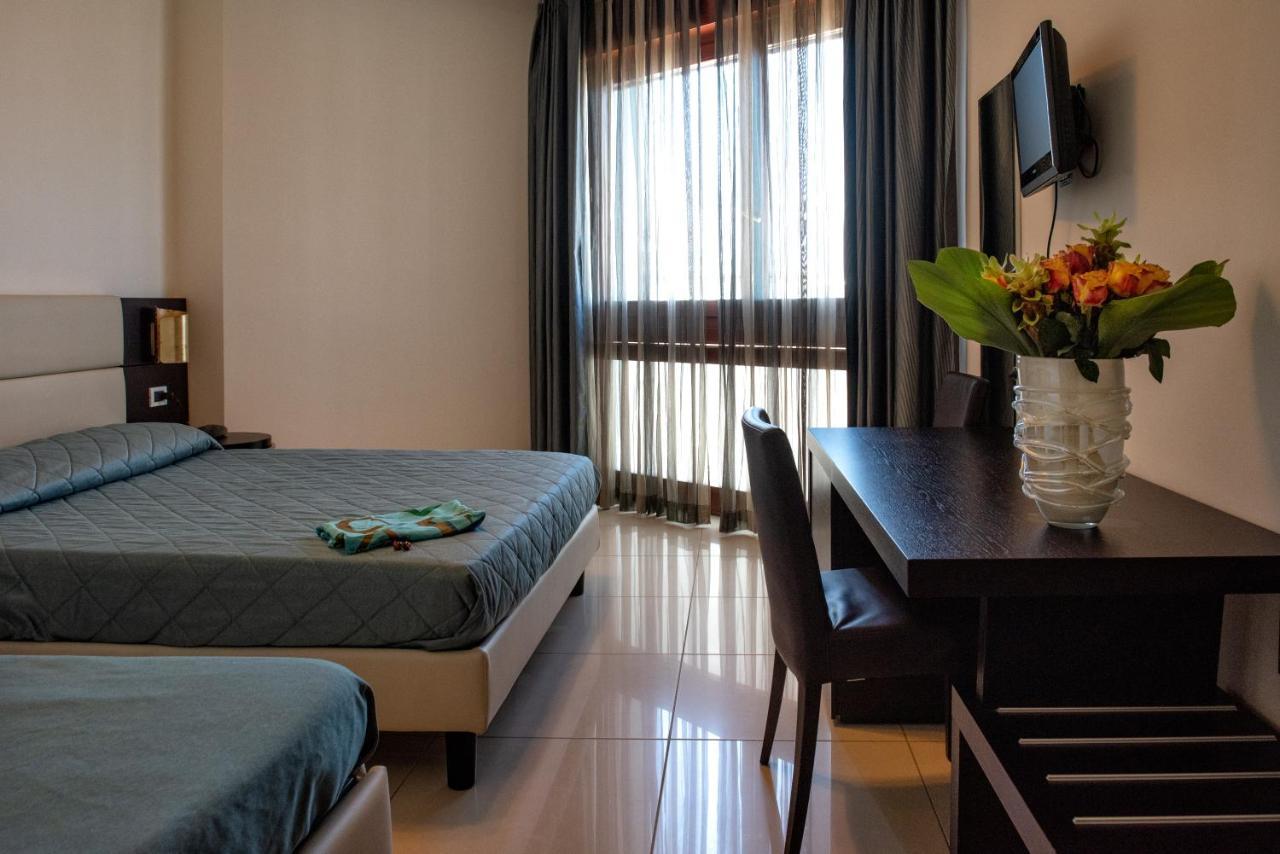 סוטומרינה Hotel Le Tegnue מראה חיצוני תמונה