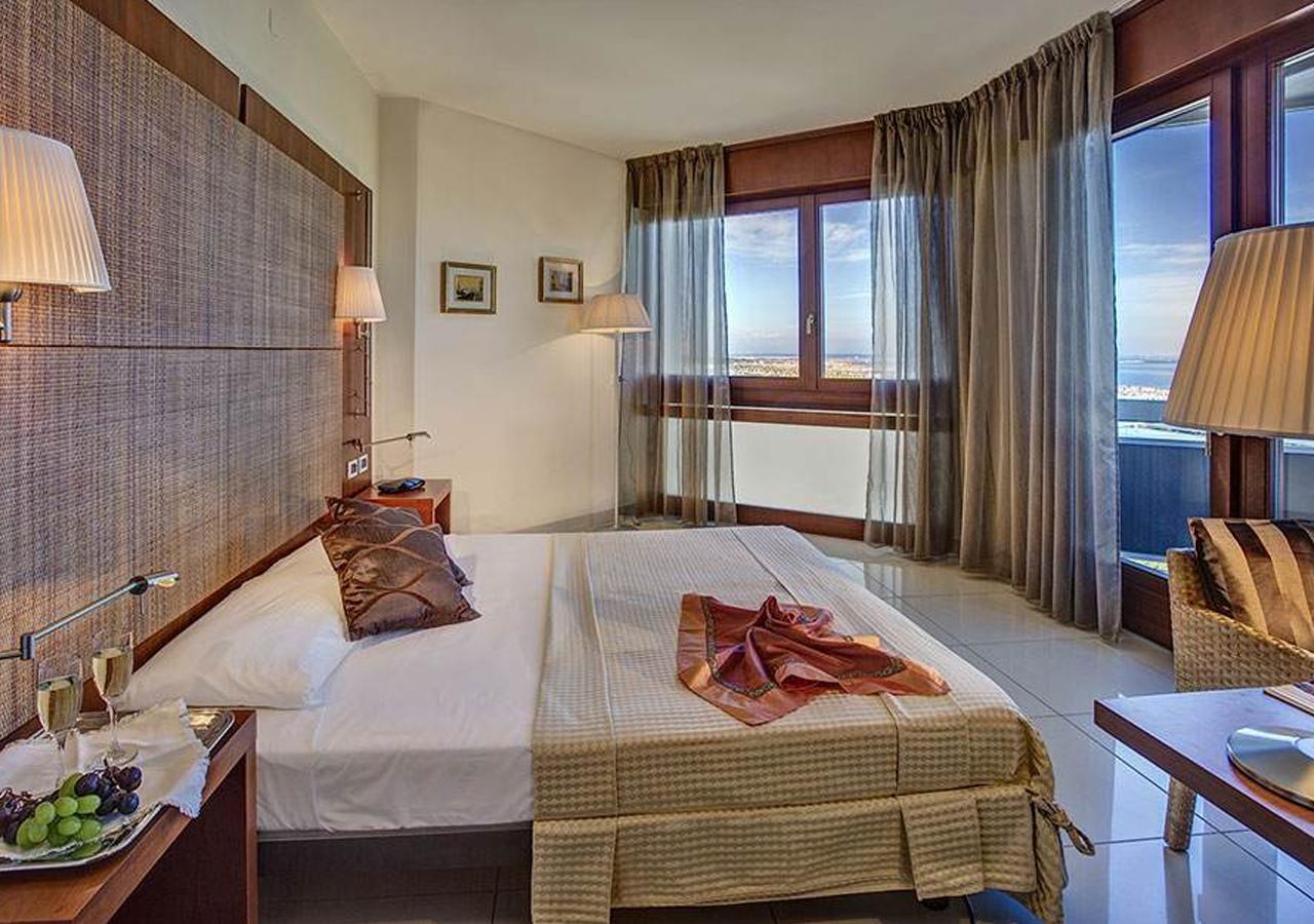 סוטומרינה Hotel Le Tegnue מראה חיצוני תמונה